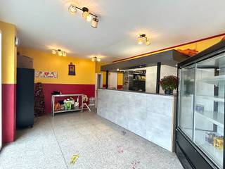 Op fietsafstand van Leuven centrum, het station, tal van winkels, scholen etc. treft u langs de Tiensesteenweg op de hoek met de...