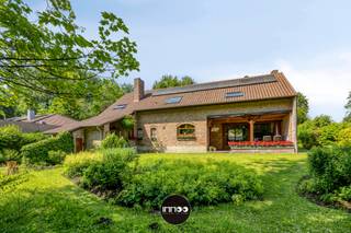 Aan natuurgebied Torfbroek gelegen authentieke villa in groene omgeving!Troeven- Grote raampartijen zorgen voor veel natuurlijk licht- Heerlijk...