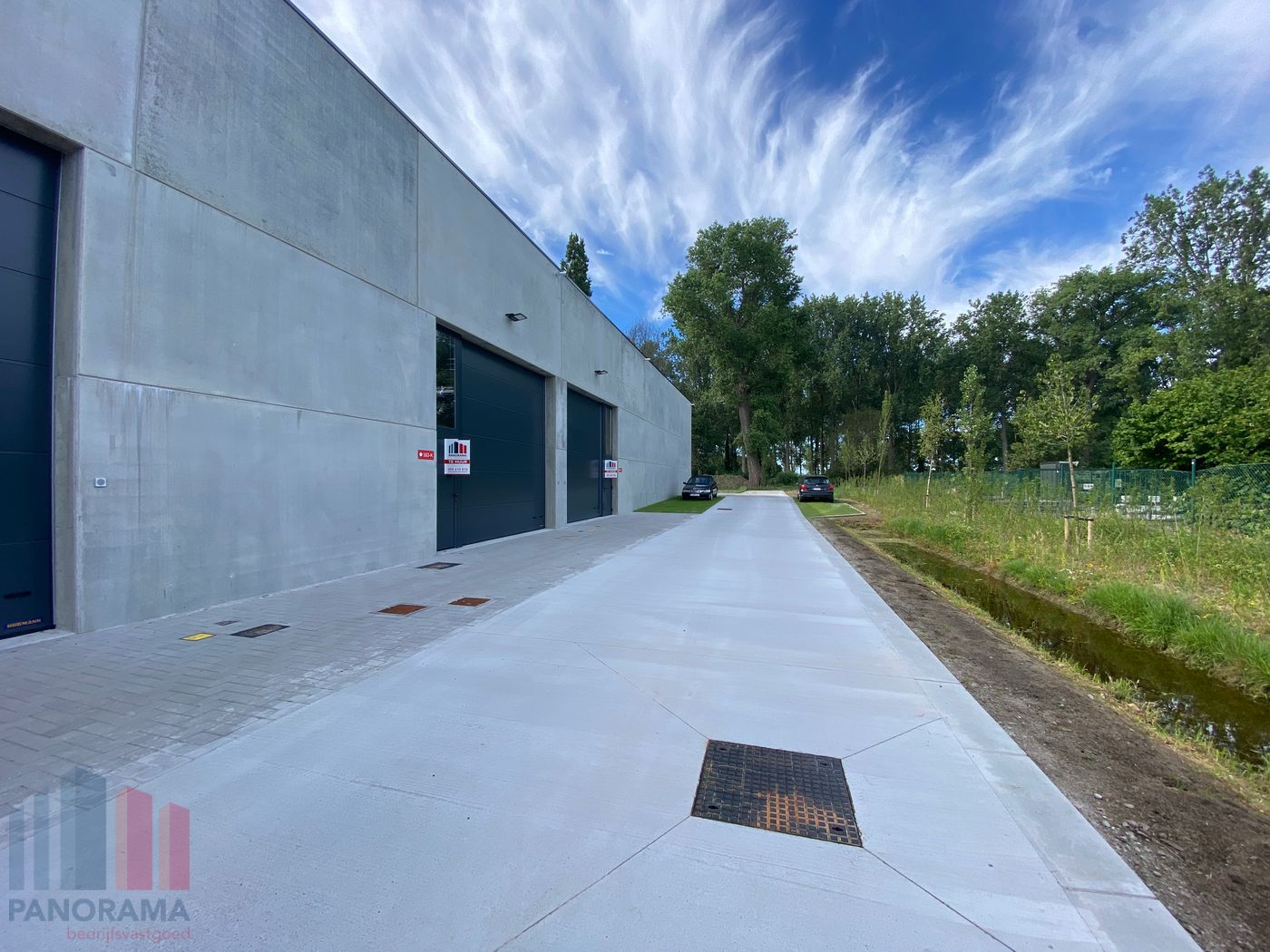 300 m²  KMO-unit te huur in Oostkamp - foto 2