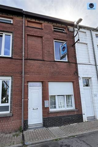 Ideale starterswoning met 3 slaapkamers.Vraagprijs: 145.000 euro Deze woning is gelegen in het centrum van Geraardsbergen en de nabijheid van...