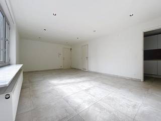 Mooi gerenoveerde studio, gunstig gelegen nabij scholen, winkels en openbaar vervoer. Het appartement omvat een lichtrijke woon- en eetkamer...