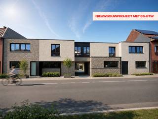 In het charmante Sint-Eloois-Winkel, deelgemeente van Ledegem, worden deze vier kwalitatieve nieuwbouwwoningen gerealiseerd. De rustige ligging wordt gecombineerd met een uitstekende bereikbaarheid naar Kortrijk en de A17.<br /><br />De woningen worden gebouwd volgens de nieuwste EPB-normen met bijzondere aandacht voor energiezuinigheid, comfort en duurzaamheid. Bovendien geniet u mogelijk van het verlaagde BTW-tarief van 6%, interessant voor zowel eigen bewoning als investering.<br /><br />Bij het binnenkomen wordt u verwelkomd in een ruime inkomhal met gastentoilet en vestiaire. De lichtrijke leefruimte omvat een zitruimte, eetplaats en open keuken met aansluitende technische berging.<br /><br />Op de verdieping bevinden zich drie volwaardige slaapkamers, een tweede berging, apart toilet en een badkamer met ligbad en inloopdouche.<br /><br />Elke woning beschikt bovendien over een privatieve tuin met terras.<br /><br />Troeven:<br />•⁠  ⁠Mogelijkheid tot 6% BTW<br />•⁠  ⁠Energiezuinige nieuwbouw<br />•⁠  ⁠3 volwaardige slaapkamers<br />•⁠  ⁠Badkamer met ligbad én inloopdouche<br />•⁠  ⁠Privatieve tuin met terras<br />•⁠  ⁠Garagebox optioneel aan te kopen<br />•⁠  ⁠Rustige ligging met vlotte bereikbaarheid<br /><br />Voor meer informatie of een bezoek, contacteer Simon via simon@vicusvastgoed.be of op het nummer 0498 12 37 08.