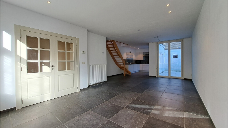 Comfortabele 3-slaapkamerwoning met Stadsterras te koop in Brugge - photo 2