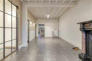 Deze instapklare woning in de Leliestraat 8 te Assebroek combineert modern wooncomfort met een uitstekende energetische basis, mede dankzij het...