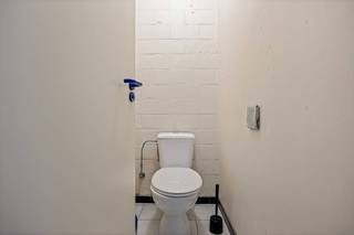 Overall: - natural gas heating - EPC label B- double glazing - Consumption of water, electricity, natural gas and internet in general expensesLayout: Basement- communal kitchen - communal showers - communal relax area Student room with: - bed with mattress - wardrobe- washbasin - desk - office chair There are toilets on all floors.