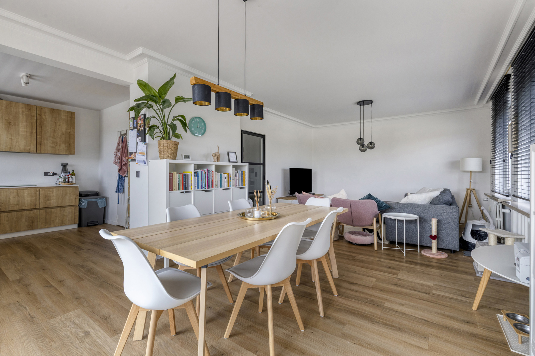 Centraal gelegen gerenoveerd appartement | Station Brugge - foto 1