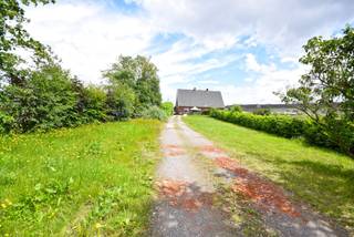 RUMBEEKSEGRAVIER 137A – ROESELAREDeze verzorgde halfopen bebouwing biedt een aangename en praktische indeling.Bij het betreden van de woning komt u...