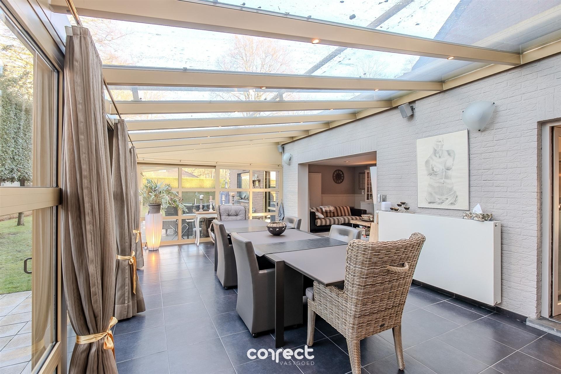 House for sale in Sint-Kruis with 6 bedrooms - photo 4