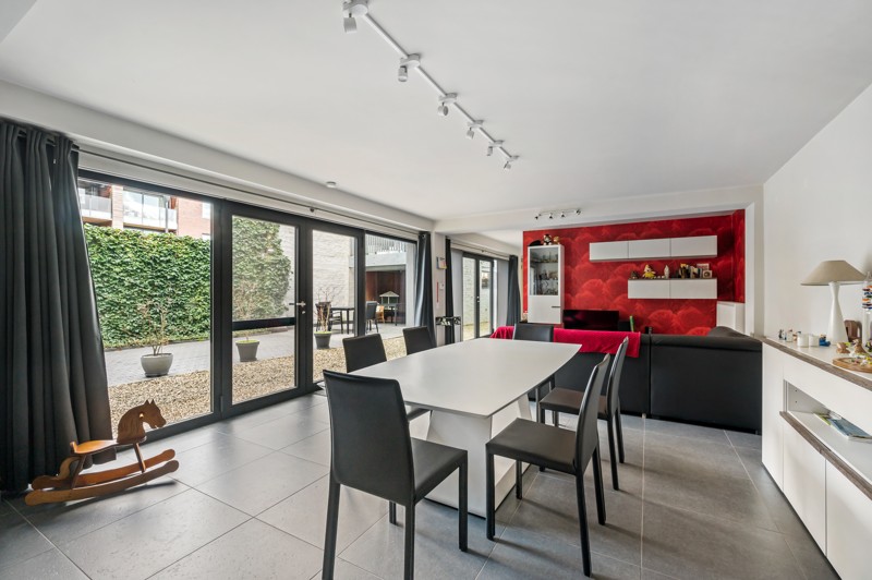 Ruim gelijkvloers appartement (Loft) met 2 slaapkamers en privé-stadstuin in het centrum (aankoop garage én standplaats mogelijk) - foto 5