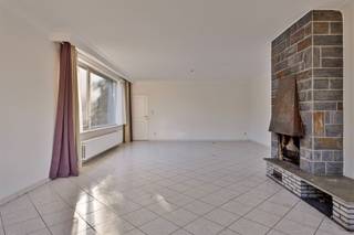 ELSDONK - WILRIJK: Laagbouw villa op een perceel van 374m² met ideale ZW-oriëntatie met uitbreidingsopties op toplocatie. Bij het betreden van de...