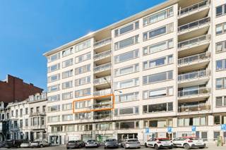 Dit lichtrijk appartement aan het Citadelpark bevindt zich op de derde verdieping van het appartementencomplex 'Ter Rive'. Bij het betreden treft u...