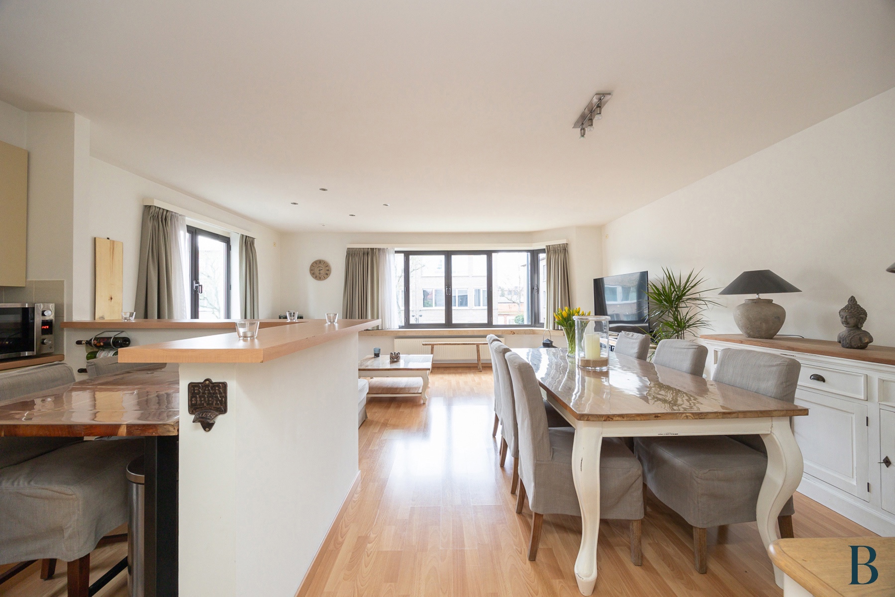 Lichtrijk hoekappartement met terras en garage - foto 3