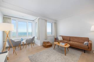 RUIM DRIE SLAAPKAMER APPARTEMENT MET FRONTAAL ZEEZICHTOp een absolute topligging langs de Albert I Promenade bevindt zich dit zeer mooie, hedendaagse...