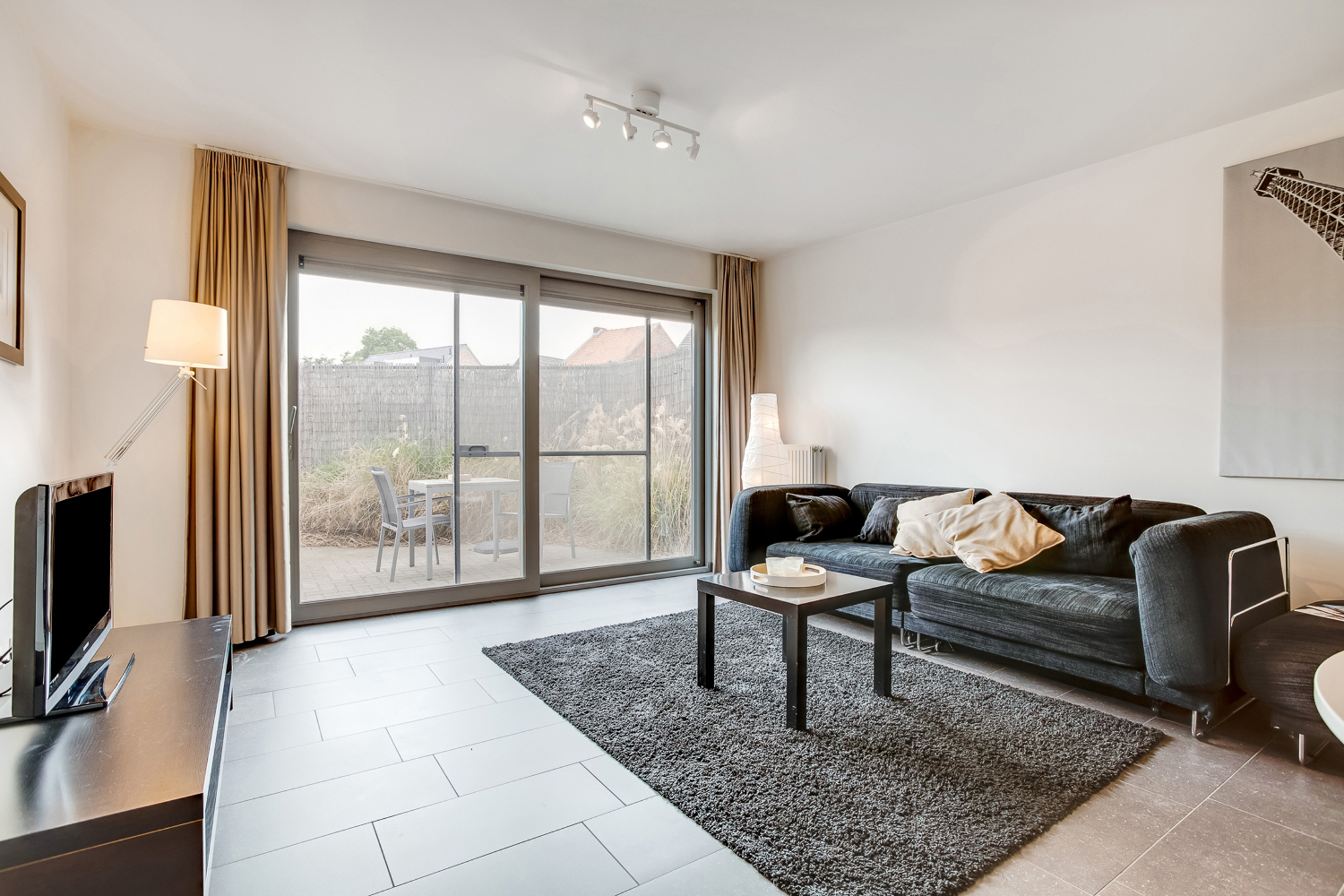 Gemeubeld appartement met 2 slaapkamers en terras  - foto 3