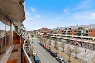 Laissez-vous surprendre par cet appartement prêt à emménager, idéalement situé au cœur vibrant de Ninove, sur la populaire Centrumlaan. Ici,...
