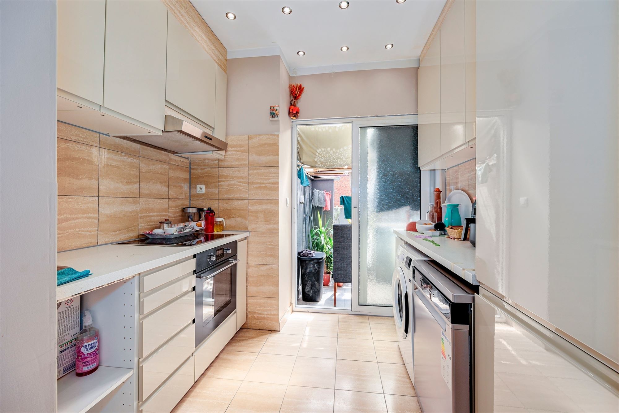 Vergund opbrengstpand met handelsruimte en duplexappartement - foto 4