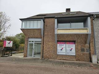 Te huur: handelspand Meeuwen – Hoogstraat 7Dit gerenoveerde handelspand van circa 440 m² is gelegen in het centrum van Meeuwen. Het pand bestaat uit...
