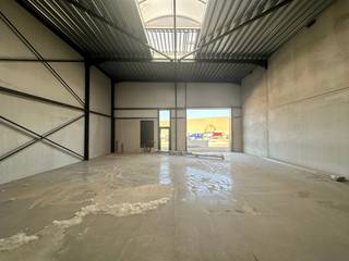 Nieuwbouw KMO-unit met een oppervlakte van 168 m² te koop. Uitstekend gelegen ten zuiden van Brussel/Halle en ten noorden van...