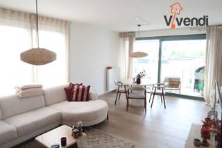 Aan de rand van het centrum, in een aangename autoluwe omgeving, bevindt zich dit recente en instapklare appartement van 92 m², inclusief...