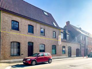 Bent u op zoek naar een moderne lichtrijke kantoorruimte met vergaderzaal ter beschikking? Zoek dan niet verder!Het kantoorgebouw in de...