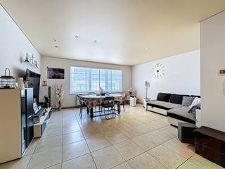 Welkom in dit instapklare hedendaagse 2-slaapkamerappartement met royaal zonneterras gelegen op de 1ste verdieping van een kleine residentie op...