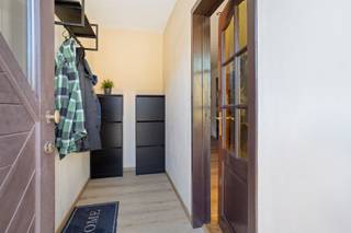 Deze meteen bewoonbare woning heeft 3 slaapkamers (mogelijkheid voor een vierde) en is gelegen op een perceel van 8a 23ca. De woning beschikt over...