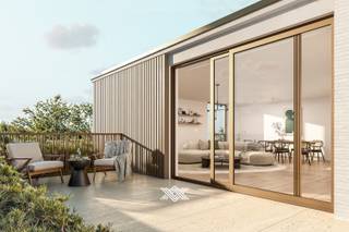 Deze penthouse met een oppervlakte van 111 m² is gelegen op het tweede en bovenste verdiep van het gebouw Vespera, aan de kant van Sint-Gerolflaan. Het appartement beschikt over een inkomhal met plaats voor een vestiairekast, een afzonderlijk toilet, een lichtrijke woonkamer voorzien van grote raampartijen, een open keuken met kookeiland en praktische berging, twee volwaardige slaapkamers en een badkamer uitgerust met een dubbele wastafel en inloopdouche. Bijkomend biedt dit appartement een zuidelijk georiënteerd terras van 17 m².<br /><br />Aelteryck combineert duurzame technieken, een hoogwaardige afwerking en een strategische ligging in het centrum van Aalter. Het project biedt niet alleen een uitzonderlijke woonervaring voor de toekomstige bewoners, maar ook een uitstekende kans voor wie op zoek is naar een handelsruimte met een hoge visibiliteit. Dit alles maakt van Aelteryck een uniek en toekomstgericht woonproject dat de nadruk legt op duurzaamheid en comfort.<br /> <br />Tot slot zijn er 11 ondergrondse parkeerplaatsen, 3 afgesloten garageboxen en 9 ondergrondse bergruimtes voorzien, wat voor extra comfort en gemak zorgt voor de bewoners.<br /> <br />Verlaagd BTW-tarief van 6% mogelijk op de volledige constructiewaarde, nu ook voor investeerders mits min. 15 jaar verhuur. Benieuwd naar dit nieuwbouwproject in Aalter? Contacteer ons via guillian@landbergh.be of 09 278 78 79. 