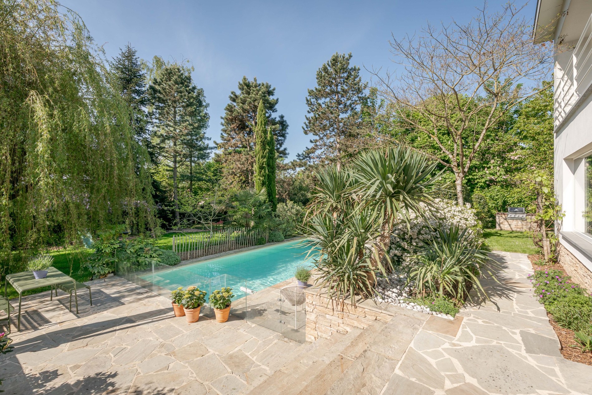 Prachtige modernistische villa met parktuin. - foto 4