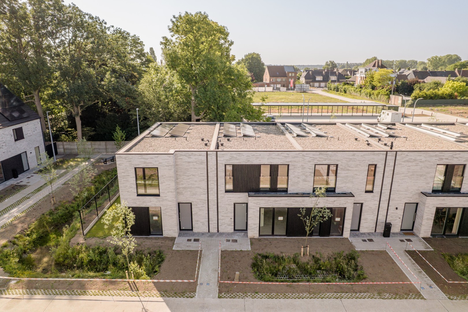 Instapklare nieuwbouwwoning met 3 slpk’s en carport - foto 2