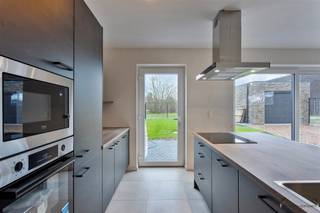 Deze prachtige energiebesparende nieuwbouw is de idéale gezinswoning gelegen in een residentiële woonwijk nabij het centrum van Leopoldsburg en...