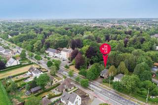 Langs de Maalse Steenweg bevindt zich dit verrassend ruim (378 m² bewoonbare oppervlakte), polyvalent huis (°1976 - EPC 249) op een perceel van...