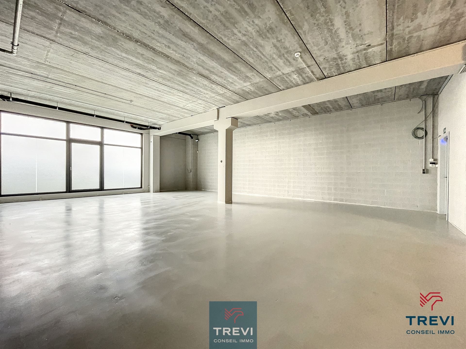 Commercial for rent in Braine-Le-Comte - photo 1