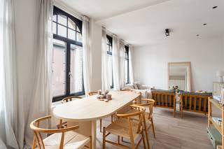 Gelegen in de Lambermontstraat, bevindt dit appartement zich op één van de meest gegeerde locaties van Antwerpen. Het Zuid staat bekend om...