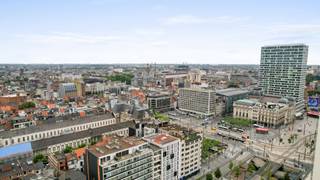 Op de Antwerpse Leien, meerbepaald de Italiëlei bevindt zich op de gelijkvloerse verdieping van dit appartementsgebouw een niet-residentiële...