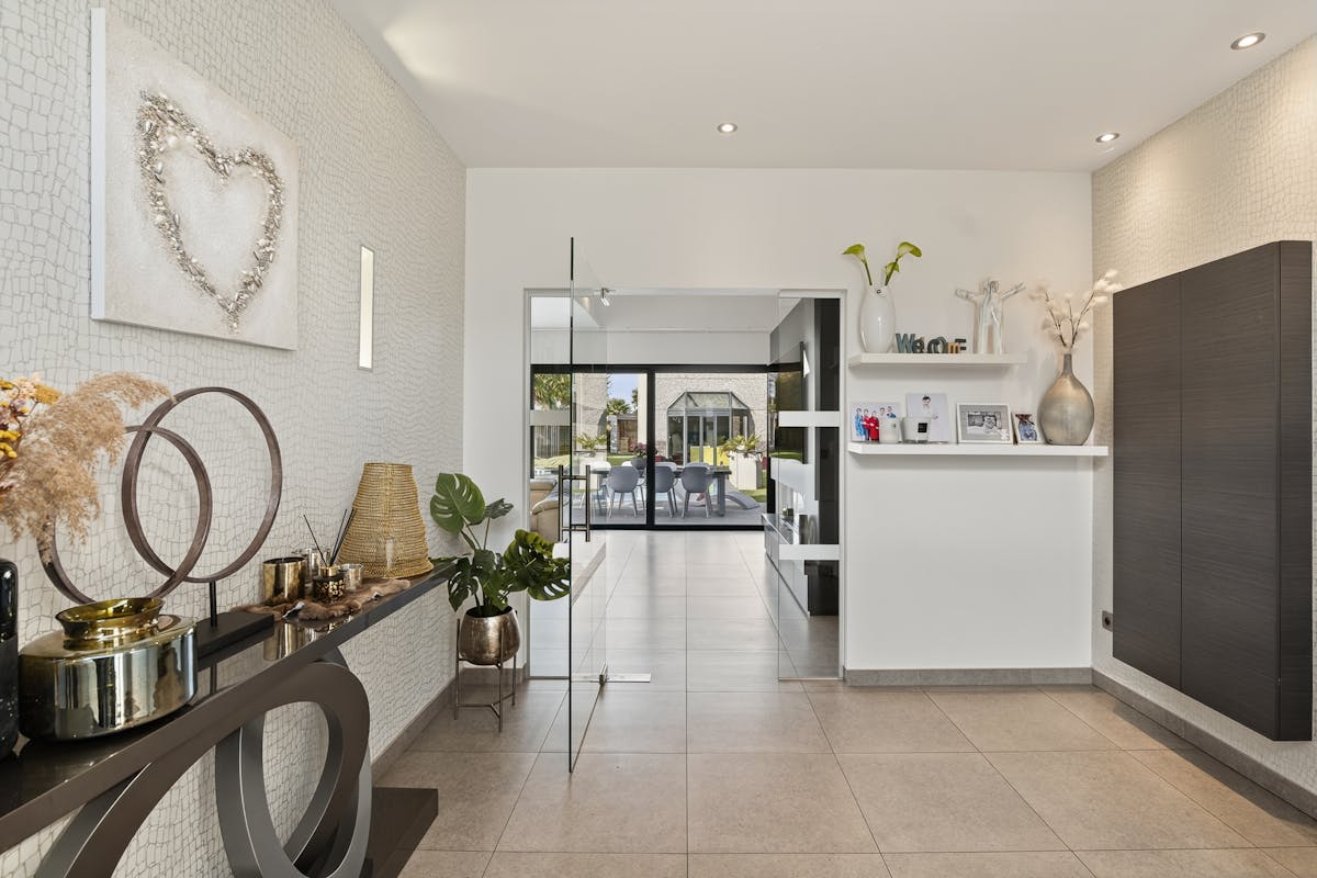 Villa de luxe avec jardin exclusif et entrepôt dans une zone PME - photo 4