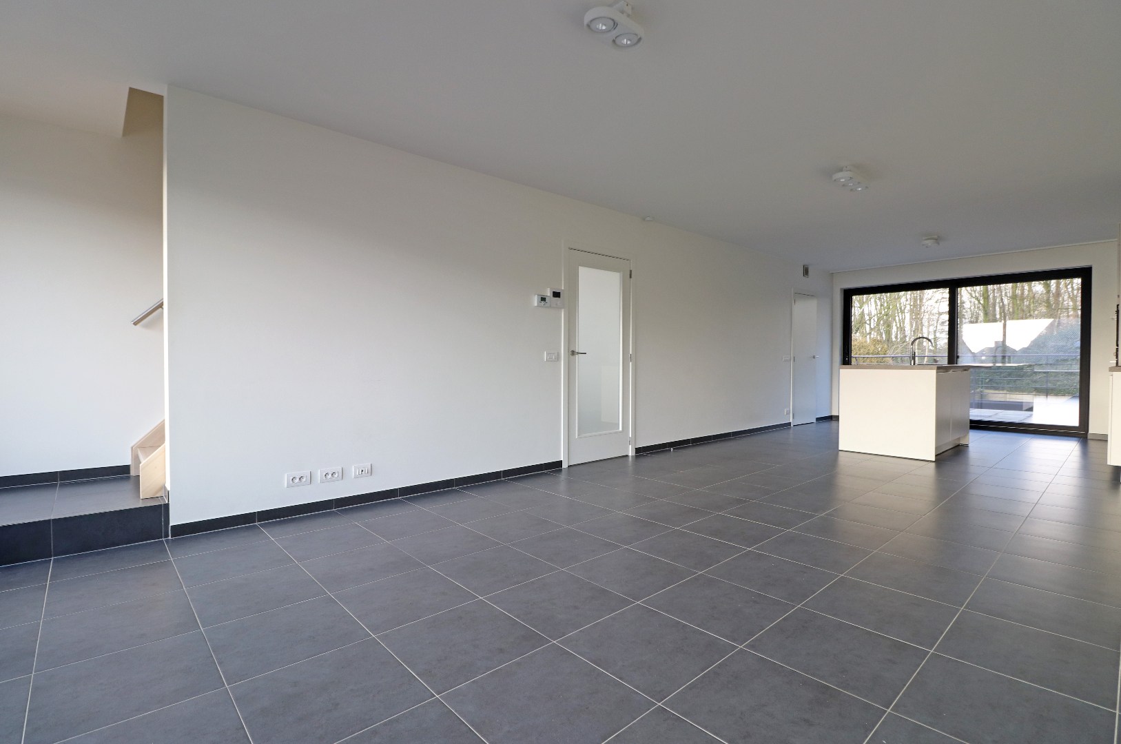 Lichtrijke woning met carport - foto 4