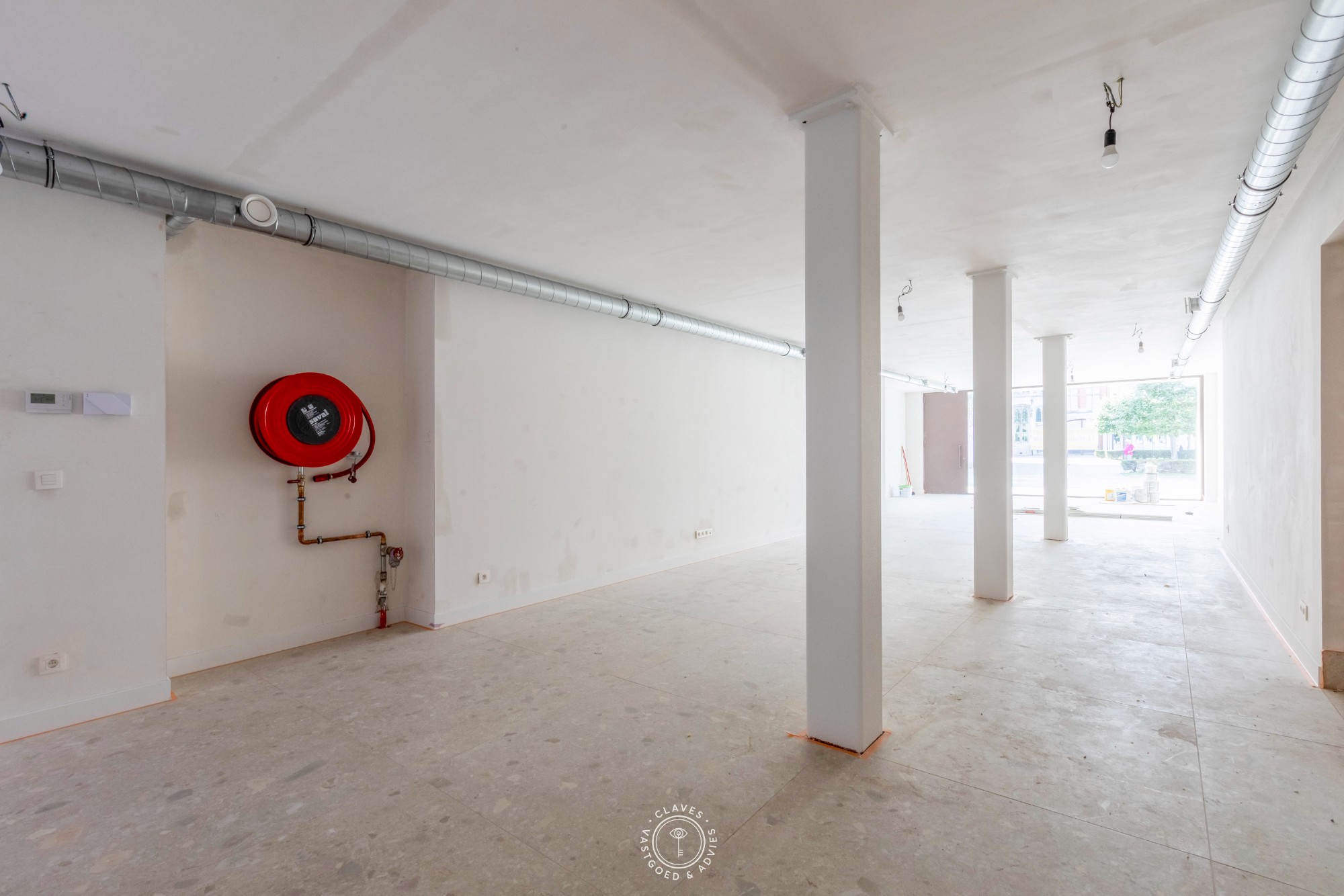 Commercial à louer à Saint-Nicolas - photo 3