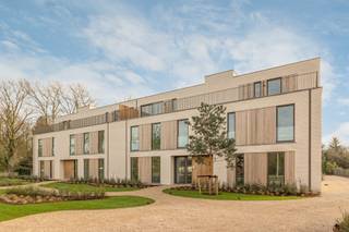 Exclusief luxueus nieuwbouwappartement met groot zuid gericht terras (24m²)Dit uitzonderlijk kwalitatief afgewerkte nieuwbouwappartement van ca. 139...