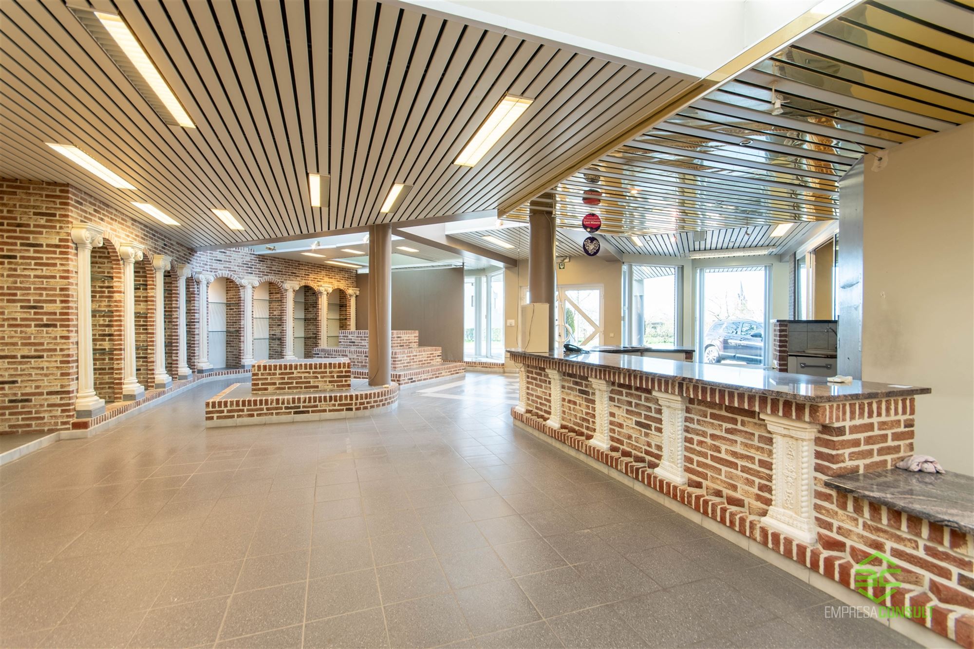 Commercial à louer à Saint-Trond - photo 4