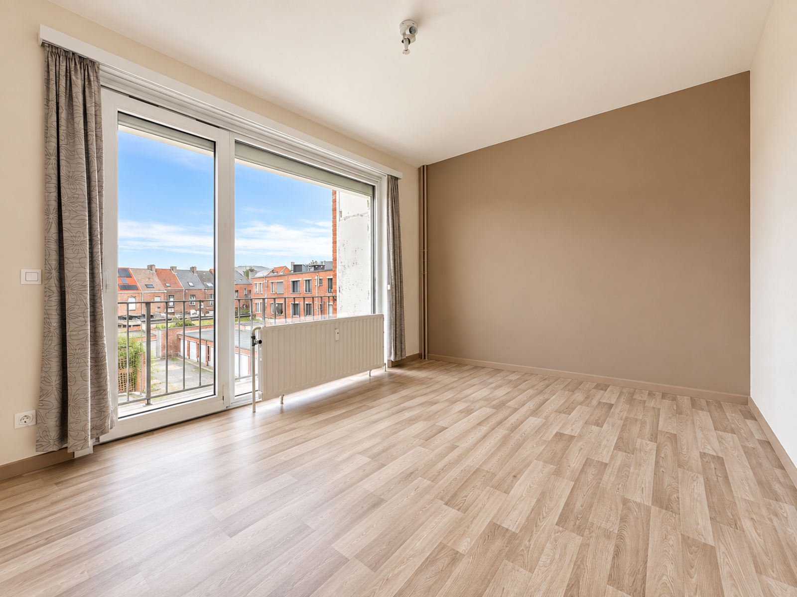 Lichtrijk 2-slaapkamerappartement met 2 terrassen - foto 4