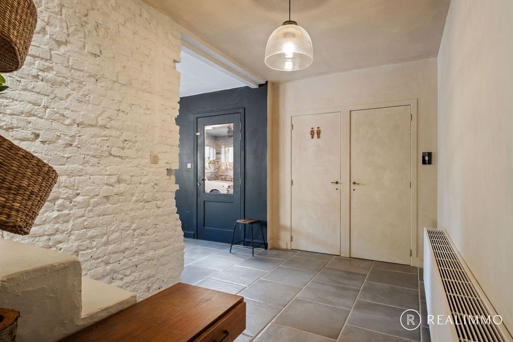 Stijlvol gerenoveerde woning met loods aan de voet van de Kluis! - photo 4
