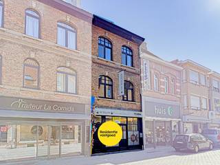 Gerenoveerde woning (2025) in winkelstraat van Nieuwpoort-stad op 161 m².Deze prachtige woning combineert ruimte, comfort en energiezuinigheid...