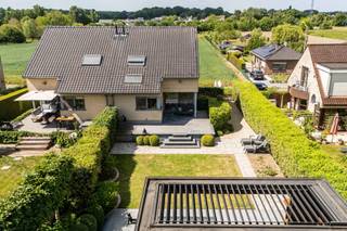 Instapklare bel-etage in landelijke omgeving met 3 SLP en gezellige tuinBent u op zoek naar een instapklare woning in een rustige, landelijke...