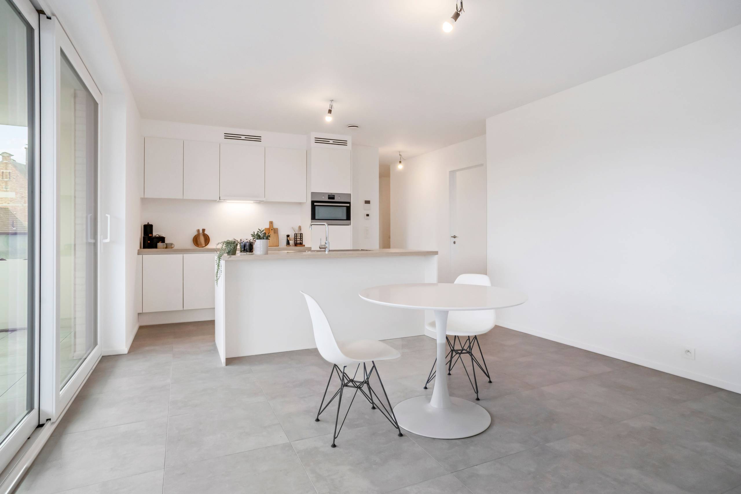 Ruim nieuwbouwappartement met terras in centrum Diksmuide te koop! - foto 2