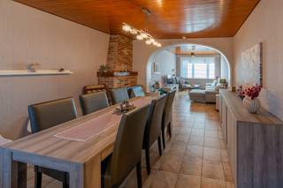 Deze charmante woning biedt heel wat potentieel en geniet van een uitstekende ligging in het hartje van Willebroek, op wandelafstand van...