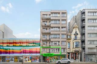 We treffen dit ruim, volledig instapklaar appartement aan nabij Petit Paris te Oostende. Op wandelafstand zijn er talloze buurtwinkels, alsook...