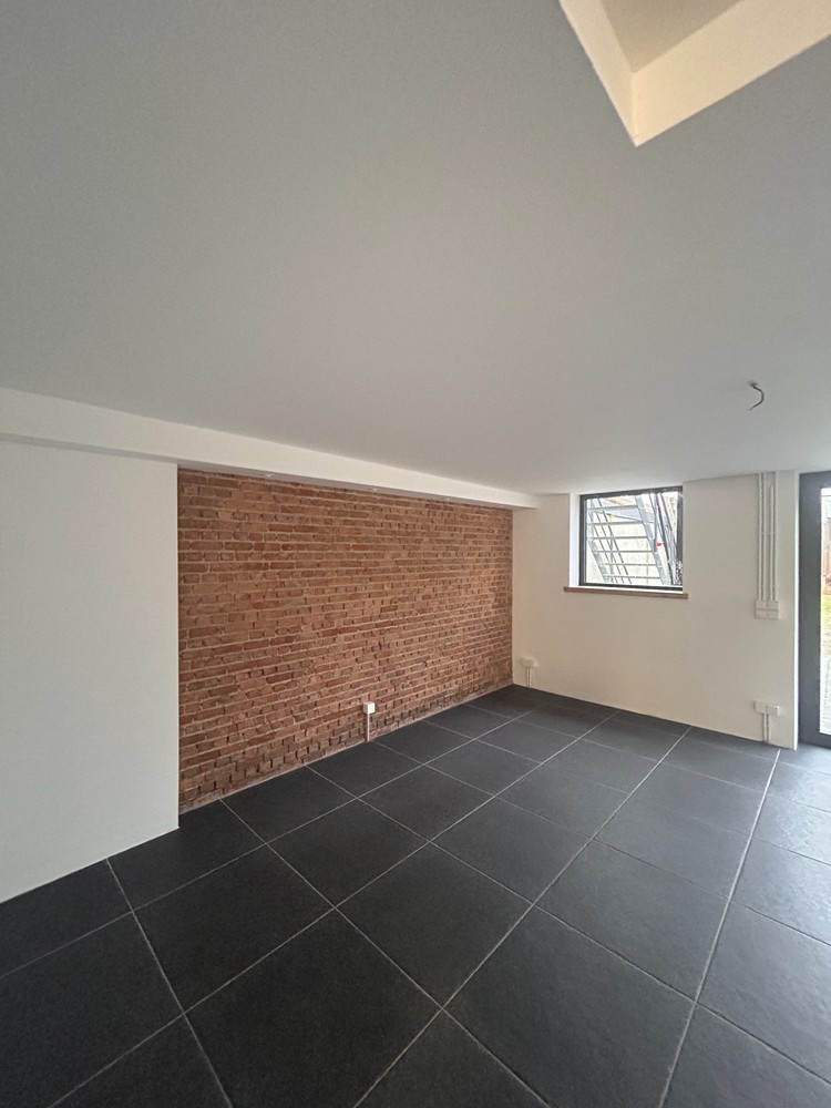 Rustig gelegen bel étagewoning met 3 slaapkamers en diepe ZW tuin,heerlijk terras en extra speel of werkruimte  onderin - foto 5