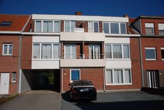 Rustig & centraal gelegen instapklaar appartement op de 2eV bestaande uit: 2eV: inkomhall, apart toilet, woonkamer, volledig ingerichte...