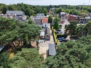 In het bruisende centrum van Schilde bevindt zich deze verrassend ruime woning op een perceel van 553 m², met een bewoonbare oppervlakte van...