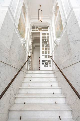 Découvrez cette magnifique maison de maître rénovée, située dans le quartier très prisé de Harmonie, où le cachet d'antan et le confort moderne...